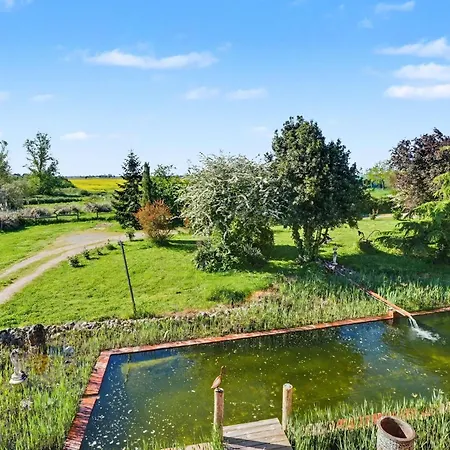 Chateau Fourclins Domaine Privatif 4 Personnes Parc Et Bassin Naturel Proche De Toulouse Willa *